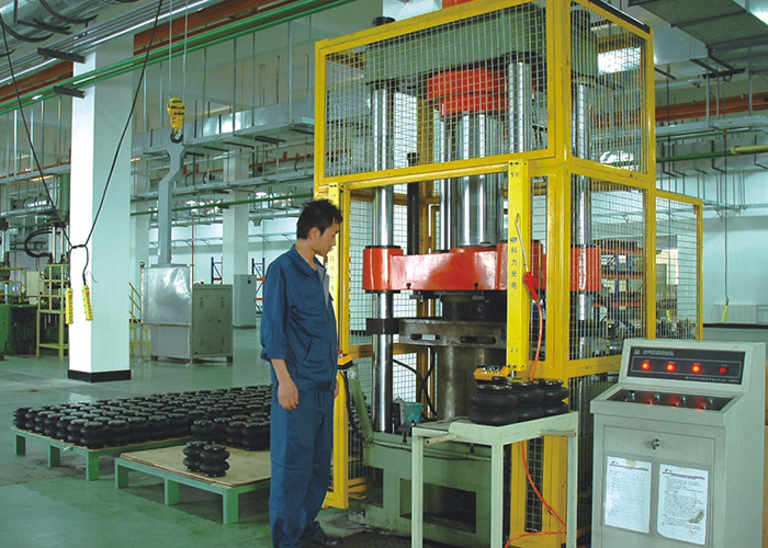 Guangzhou Guomat Air Spring Co., Ltd. linea di produzione in fabbrica